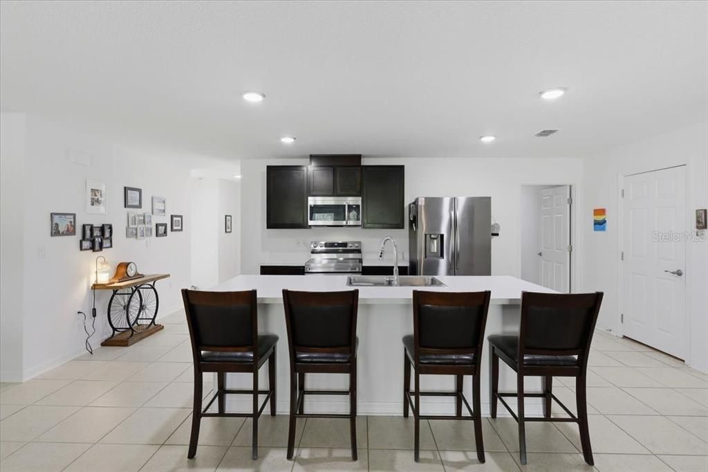 For Sale: $364,000 (5 beds, 2 baths, 2052 Square Feet)