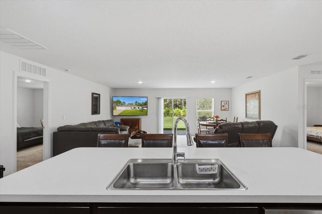 For Sale: $364,000 (5 beds, 2 baths, 2052 Square Feet)