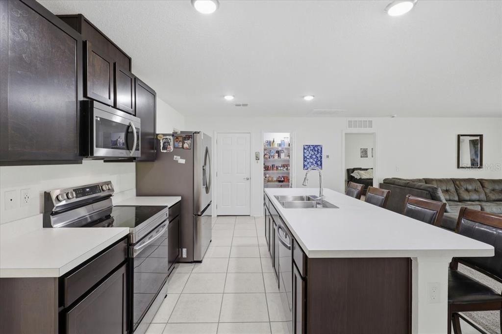 For Sale: $364,000 (5 beds, 2 baths, 2052 Square Feet)