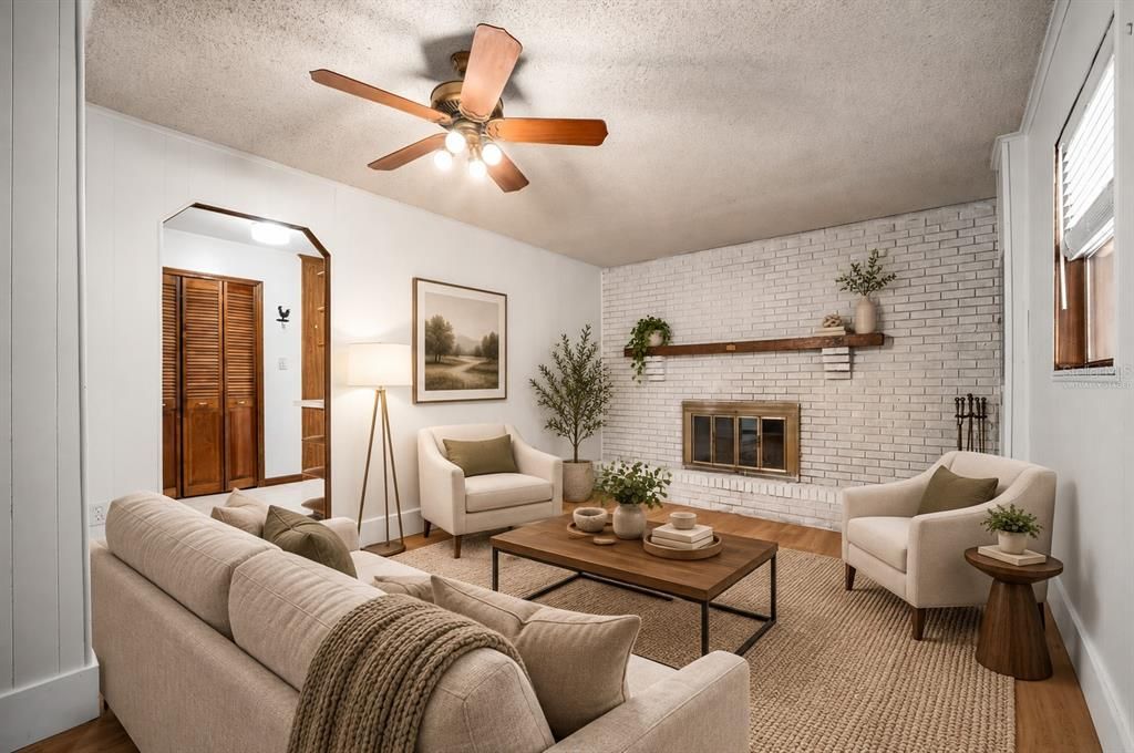 Active With Contract: $325,000 (3 beds, 2 baths, 1580 Square Feet)