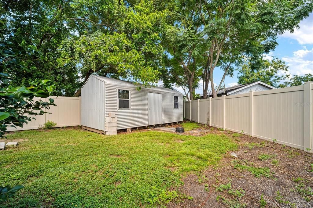 Active With Contract: $325,000 (3 beds, 2 baths, 1580 Square Feet)
