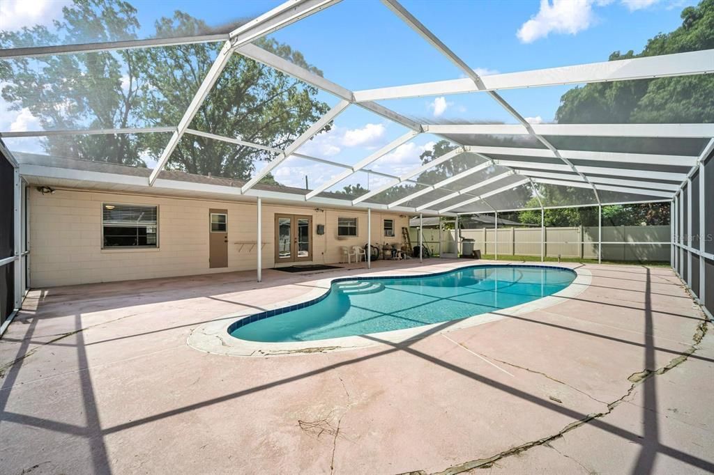 Active With Contract: $325,000 (3 beds, 2 baths, 1580 Square Feet)