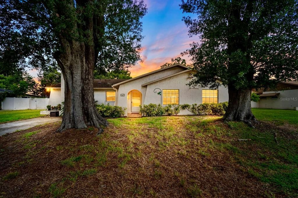 Active With Contract: $325,000 (3 beds, 2 baths, 1580 Square Feet)
