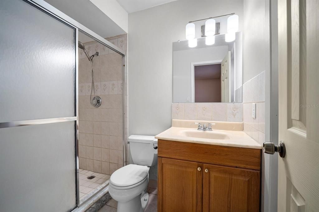 Active With Contract: $325,000 (3 beds, 2 baths, 1580 Square Feet)