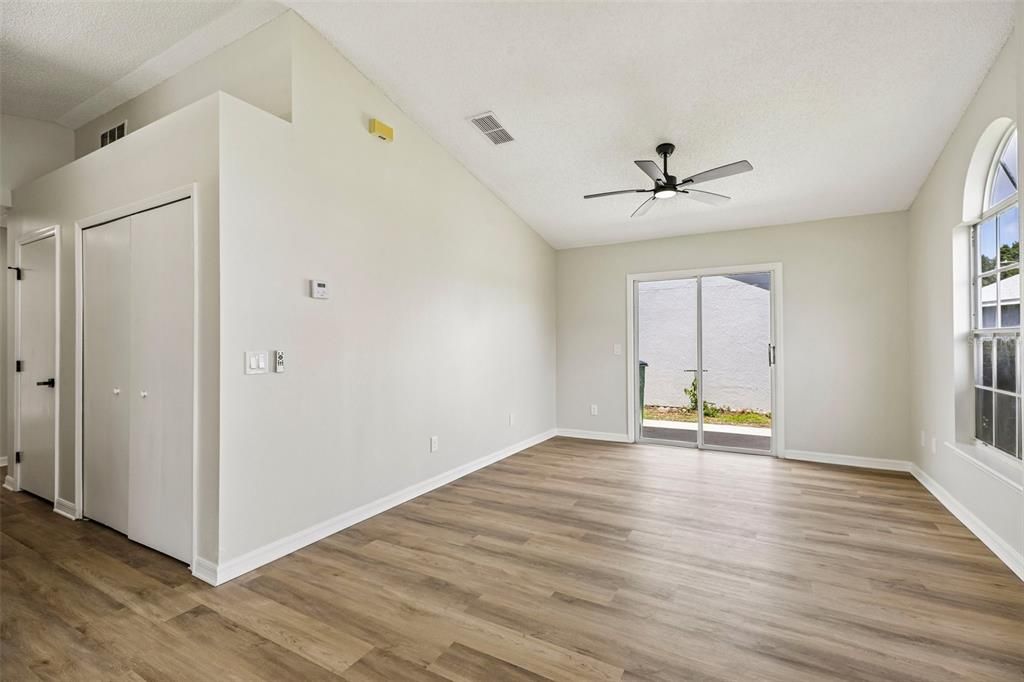 En Venta: $309,000 (3 camas, 2 baños, 1101 Pies cuadrados)