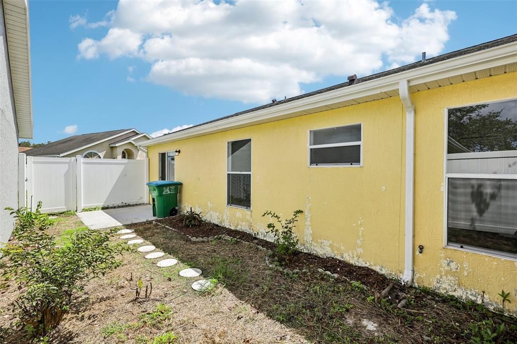 En Venta: $309,000 (3 camas, 2 baños, 1101 Pies cuadrados)