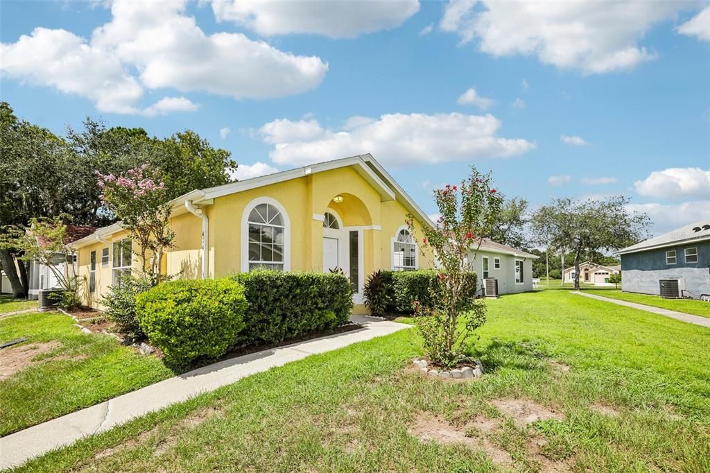 En Venta: $309,000 (3 camas, 2 baños, 1101 Pies cuadrados)