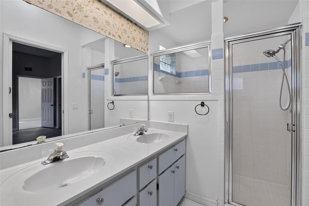 На продажу: $239,900 (3 спален, 2 ванн, 1591 Квадратных фут)