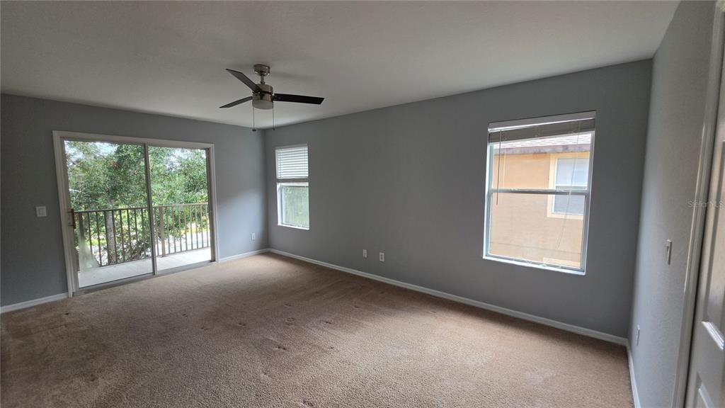 En Venta: $249,900 (4 camas, 3 baños, 1856 Pies cuadrados)