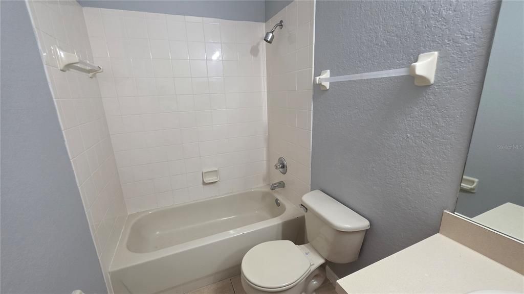 En Venta: $249,900 (4 camas, 3 baños, 1856 Pies cuadrados)