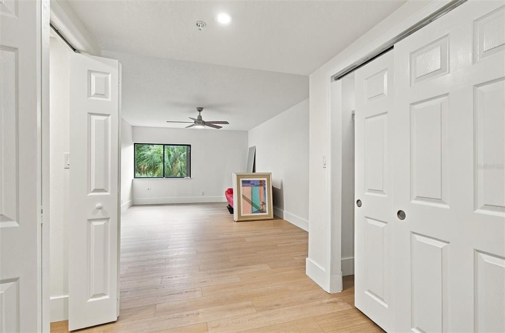 For Sale: $549,900 (2 beds, 2 baths, 1660 Square Feet)