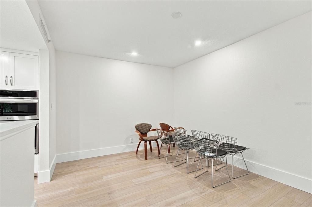 For Sale: $549,900 (2 beds, 2 baths, 1660 Square Feet)