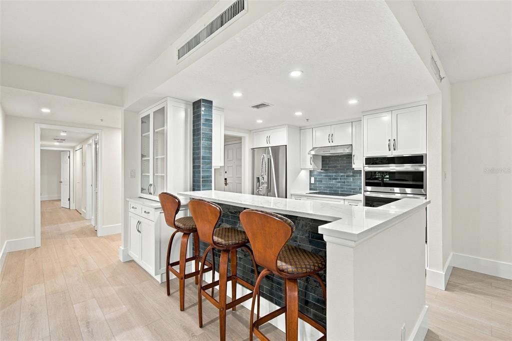 For Sale: $549,900 (2 beds, 2 baths, 1660 Square Feet)