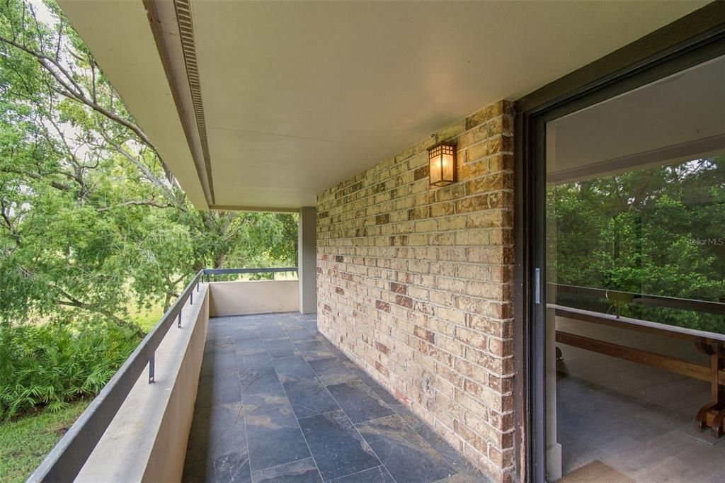 For Sale: $549,900 (2 beds, 2 baths, 1660 Square Feet)
