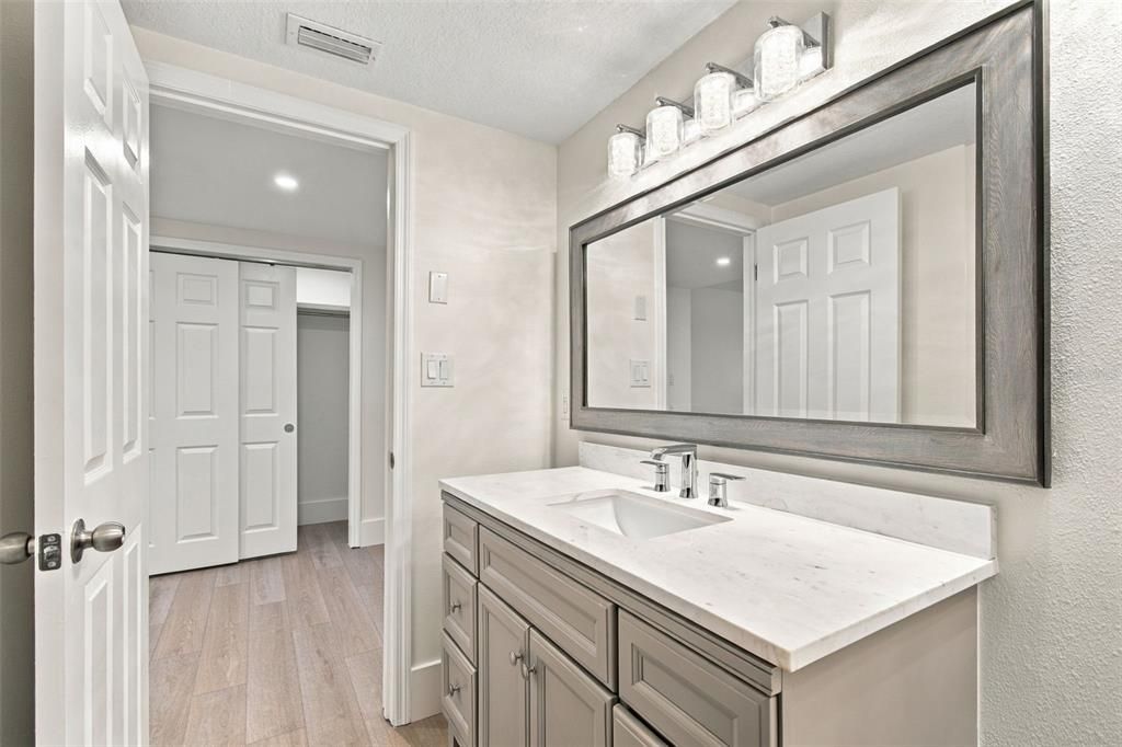 For Sale: $549,900 (2 beds, 2 baths, 1660 Square Feet)