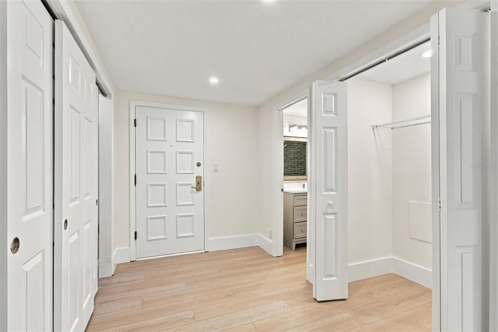 For Sale: $549,900 (2 beds, 2 baths, 1660 Square Feet)