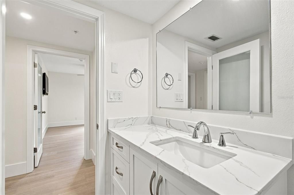 For Sale: $549,900 (2 beds, 2 baths, 1660 Square Feet)