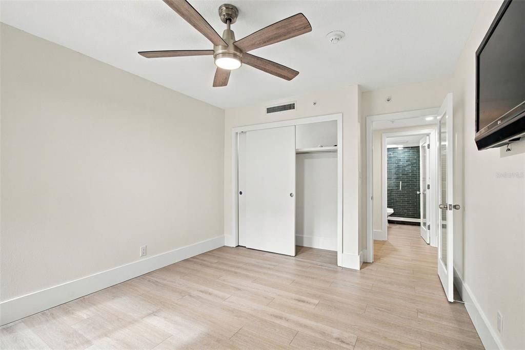 For Sale: $549,900 (2 beds, 2 baths, 1660 Square Feet)