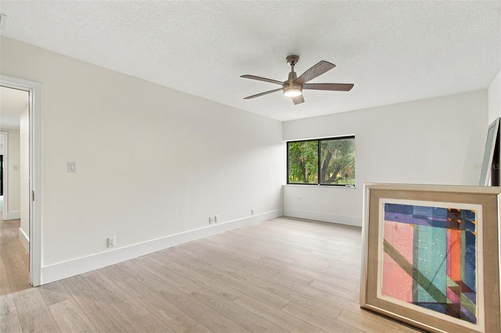 For Sale: $549,900 (2 beds, 2 baths, 1660 Square Feet)