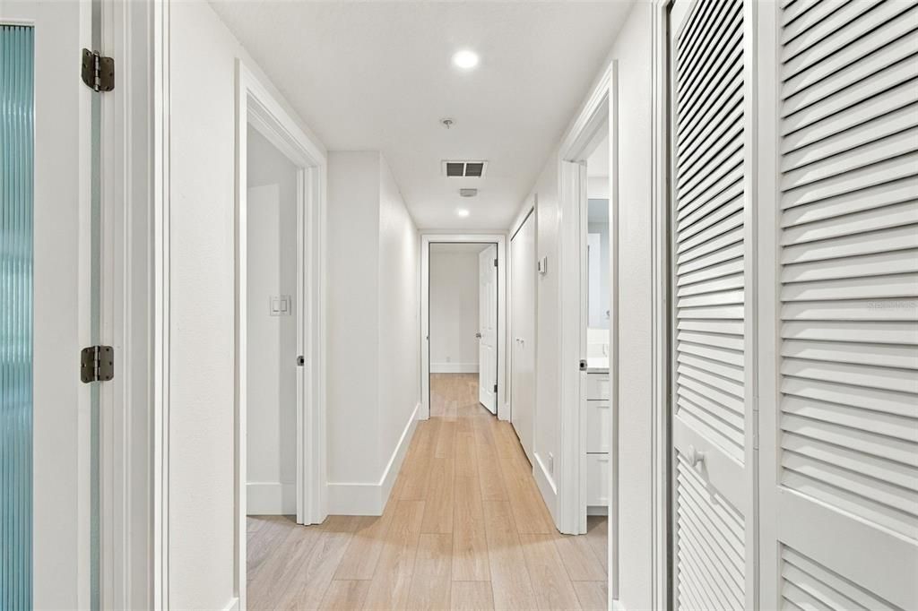 For Sale: $549,900 (2 beds, 2 baths, 1660 Square Feet)