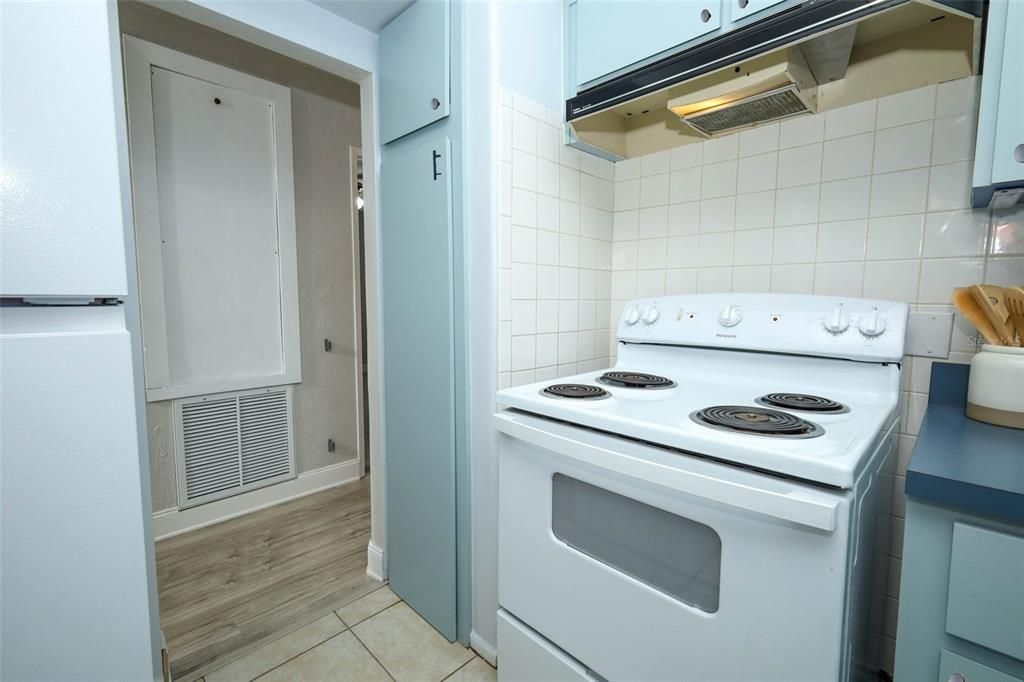 На продажу: $270,000 (3 спален, 1 ванн, 1588 Квадратных фут)