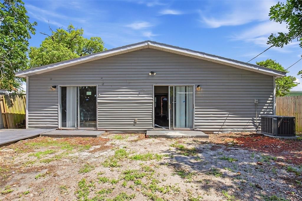 На продажу: $269,900 (3 спален, 2 ванн, 1269 Квадратных фут)