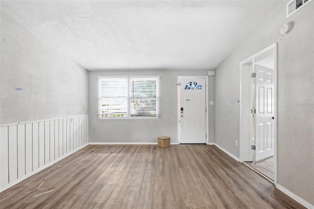 На продажу: $269,900 (3 спален, 2 ванн, 1269 Квадратных фут)