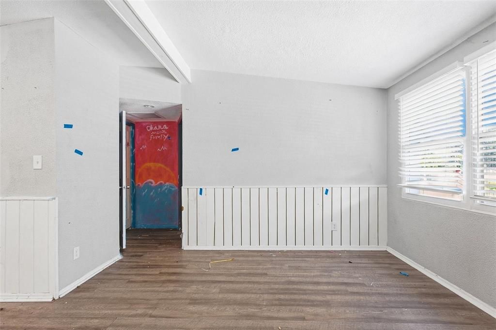 На продажу: $269,900 (3 спален, 2 ванн, 1269 Квадратных фут)