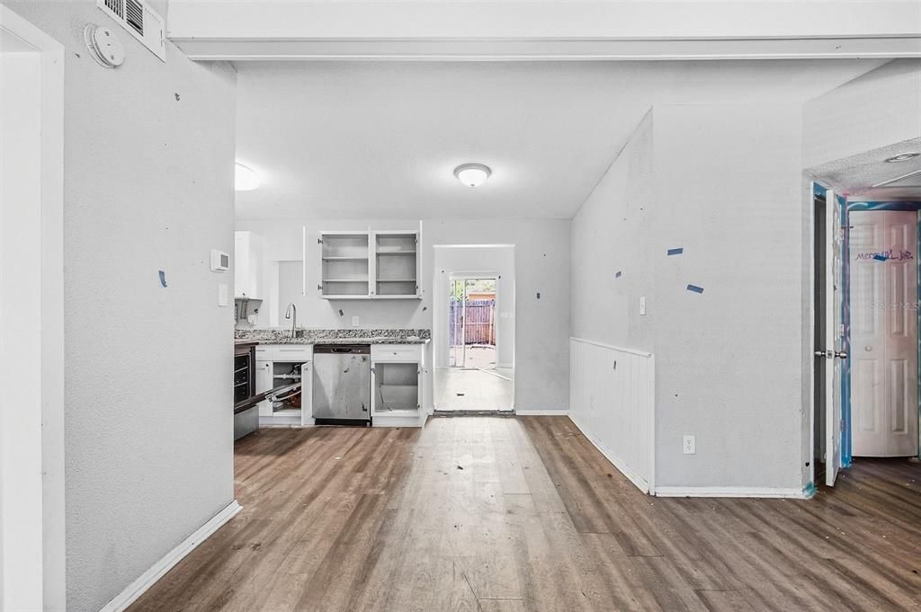 На продажу: $269,900 (3 спален, 2 ванн, 1269 Квадратных фут)
