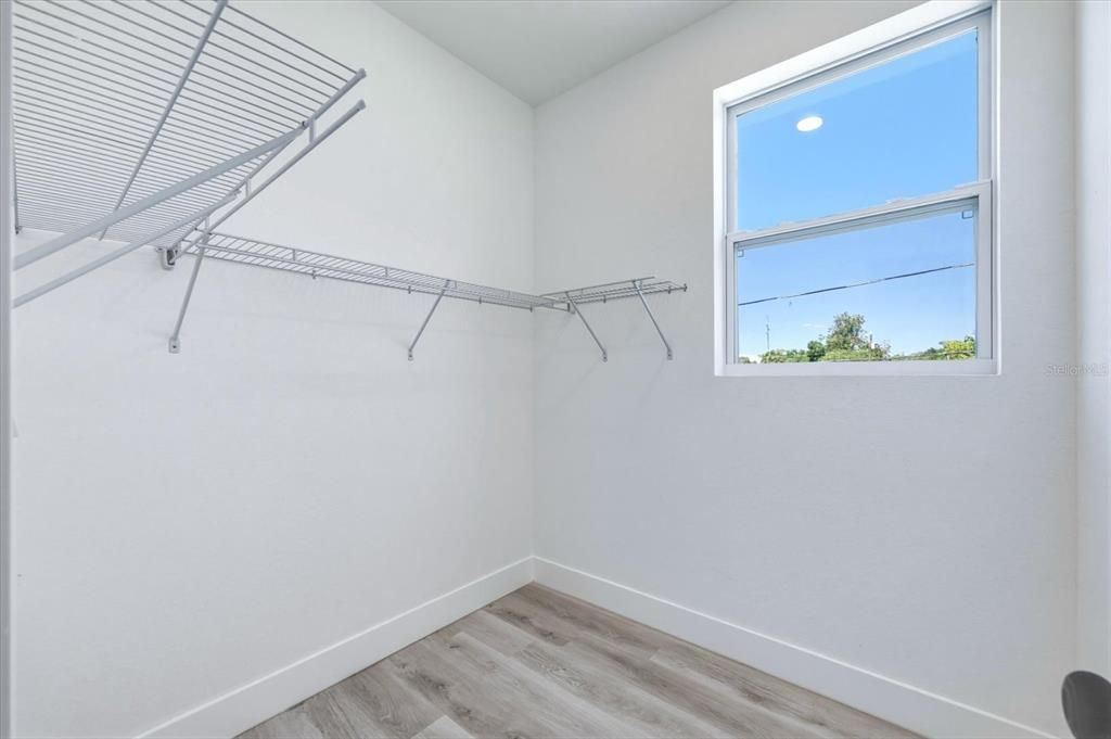 For Sale: $489,500 (3 beds, 2 baths, 1419 Square Feet)