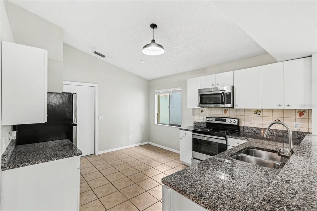 For Sale: $314,900 (3 beds, 2 baths, 1511 Square Feet)