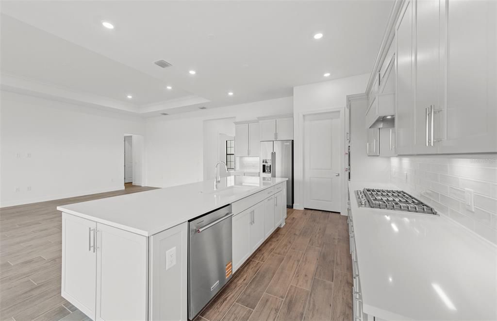 На продажу: $959,990 (3 спален, 3 ванн, 2483 Квадратных фут)