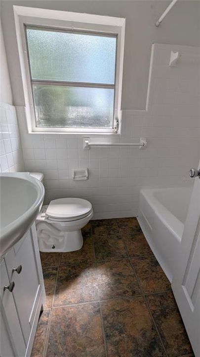 For Rent: $1,575 (2 beds, 1 baths, 1050 Square Feet)