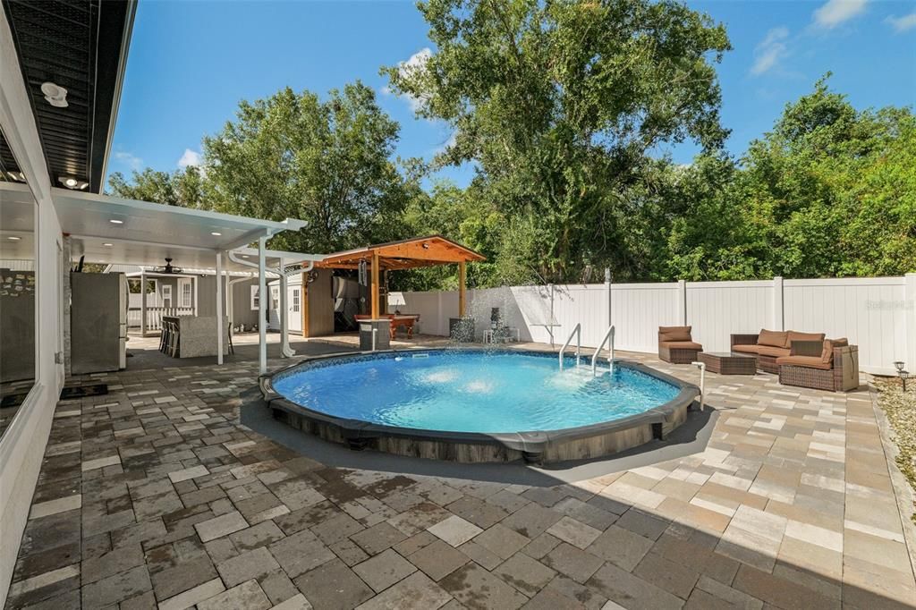 На продажу: $468,900 (4 спален, 2 ванн, 1196 Квадратных фут)