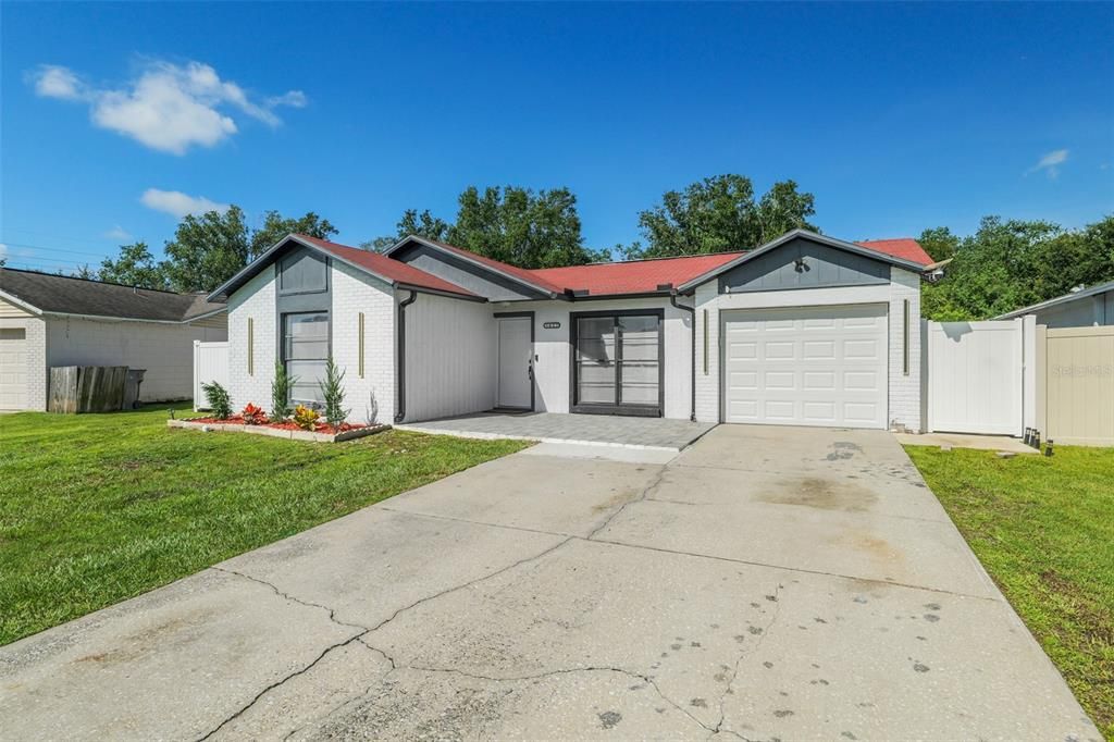 На продажу: $468,900 (4 спален, 2 ванн, 1196 Квадратных фут)