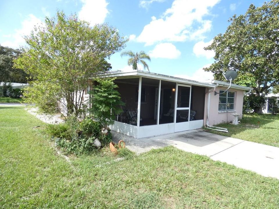 For Sale: $219,900 (2 beds, 2 baths, 1399 Square Feet)