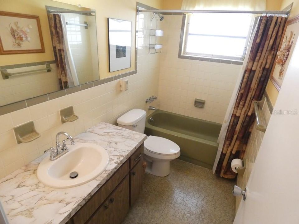 For Sale: $219,900 (2 beds, 2 baths, 1399 Square Feet)