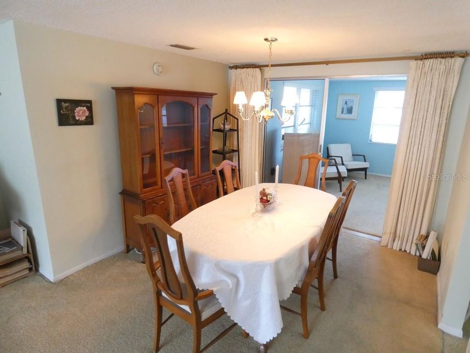 For Sale: $219,900 (2 beds, 2 baths, 1399 Square Feet)