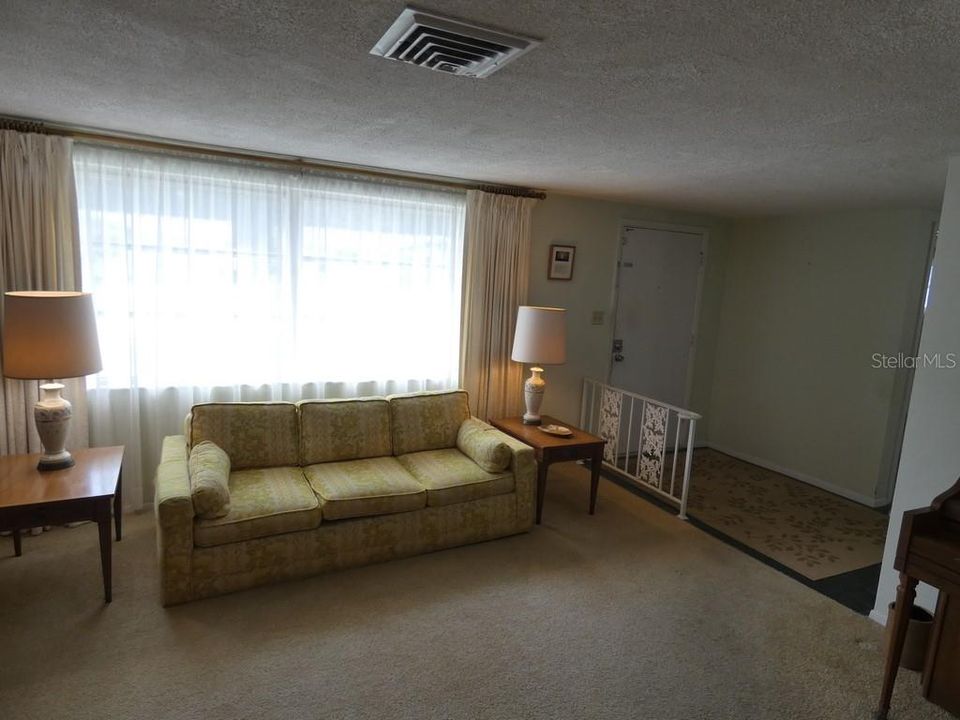 For Sale: $219,900 (2 beds, 2 baths, 1399 Square Feet)