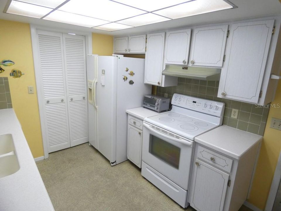 For Sale: $219,900 (2 beds, 2 baths, 1399 Square Feet)