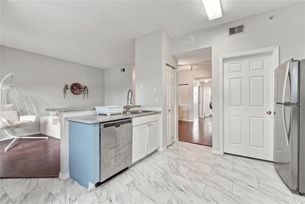 En Venta: $237,000 (2 camas, 2 baños, 999 Pies cuadrados)