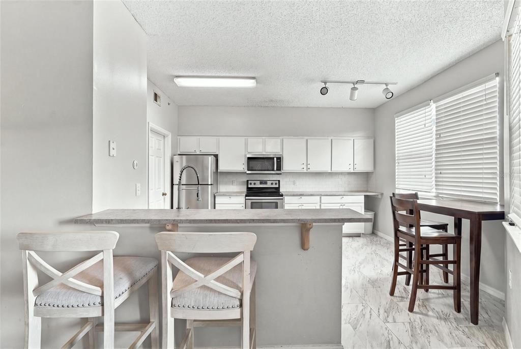 En Venta: $237,000 (2 camas, 2 baños, 999 Pies cuadrados)