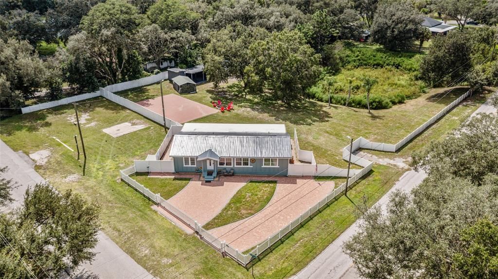 For Sale: $449,900 (4 beds, 3 baths, 2034 Square Feet)