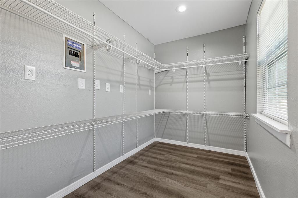 For Sale: $449,900 (4 beds, 3 baths, 2034 Square Feet)