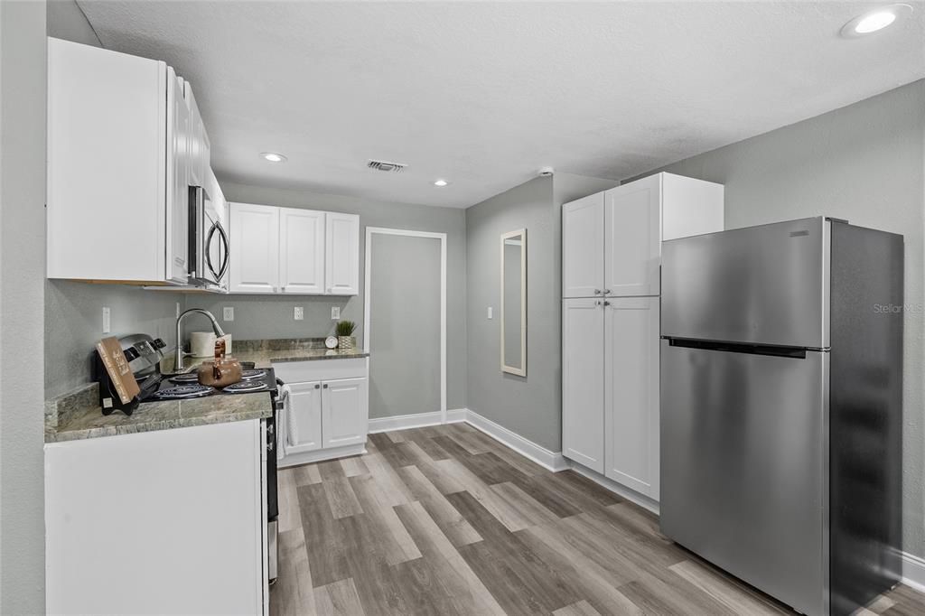 For Sale: $449,900 (4 beds, 3 baths, 2034 Square Feet)