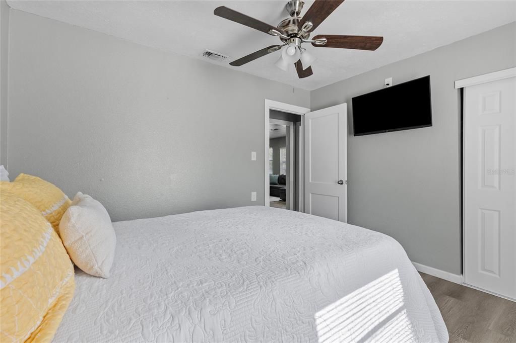 For Sale: $449,900 (4 beds, 3 baths, 2034 Square Feet)