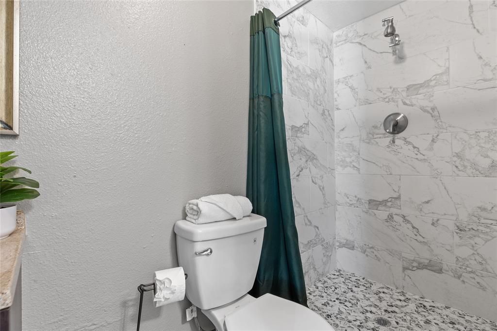 For Sale: $449,900 (4 beds, 3 baths, 2034 Square Feet)