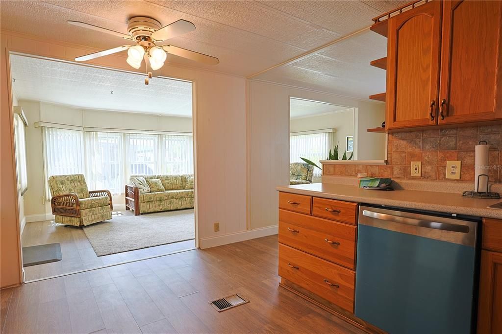 For Sale: $135,000 (2 beds, 2 baths, 1080 Square Feet)