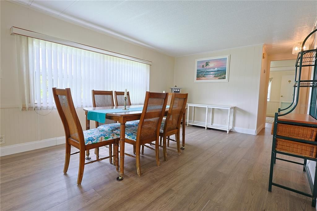 For Sale: $135,000 (2 beds, 2 baths, 1080 Square Feet)