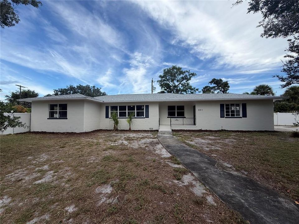 For Sale: $490,000 (3 beds, 2 baths, 1697 Square Feet)